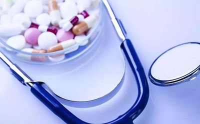 <b>吡非尼酮什么情况下服用？</b>